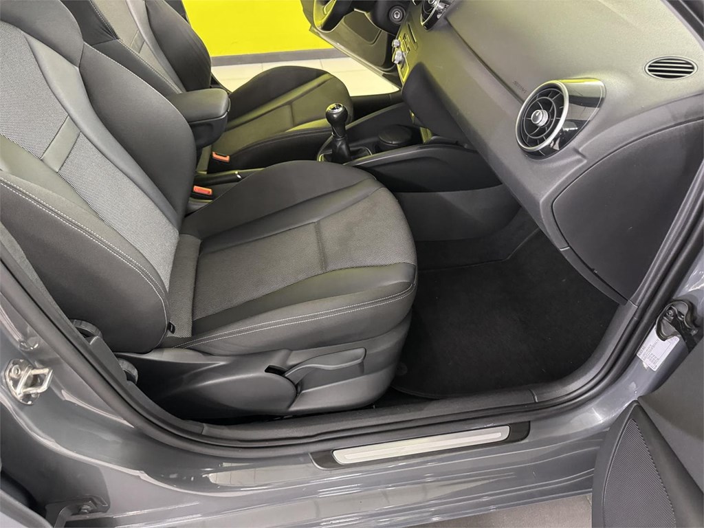 Foto 24 AUDI A1 1.4tdi ULTRA