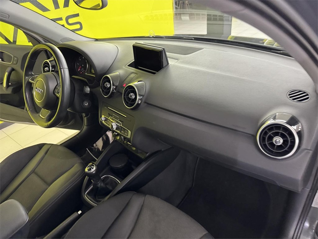 Foto 26 AUDI A1 1.4tdi ULTRA