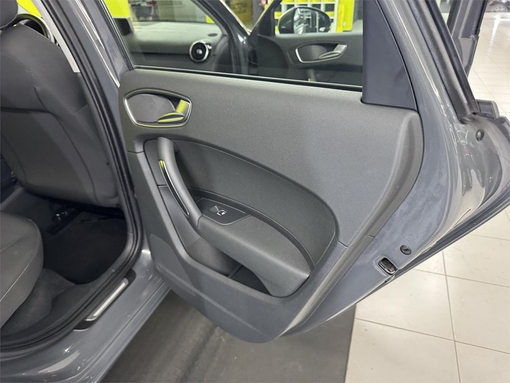 Foto 34 AUDI A1 1.4tdi ULTRA