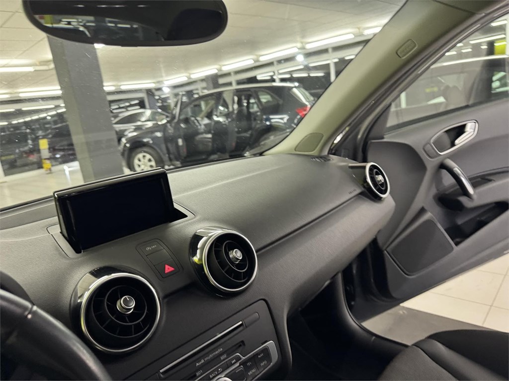 Foto 49 AUDI A1 1.4tdi ULTRA