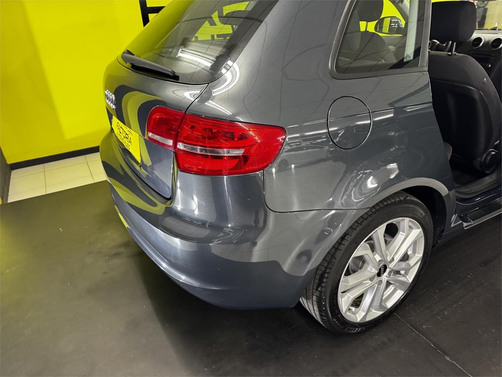 Foto 33 AUDI A3 1.9 TDI 