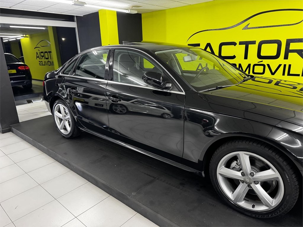 Foto 11 AUDI A4 S-LINE 