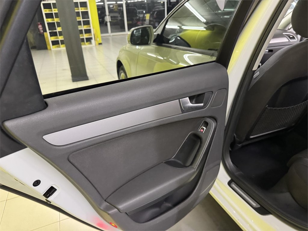 Foto 40 AUDI A4 