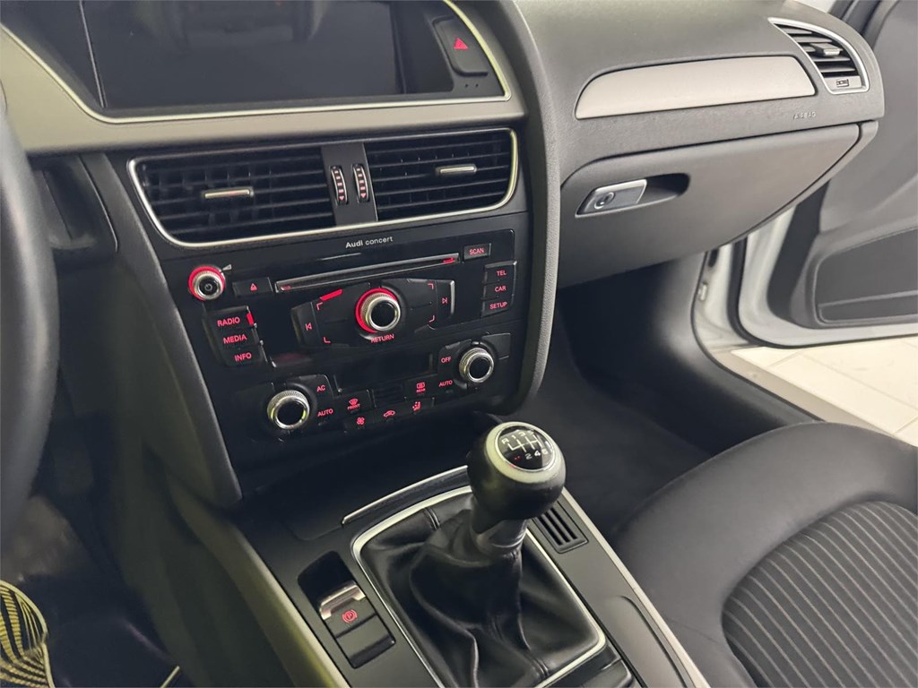 Foto 48 AUDI A4 