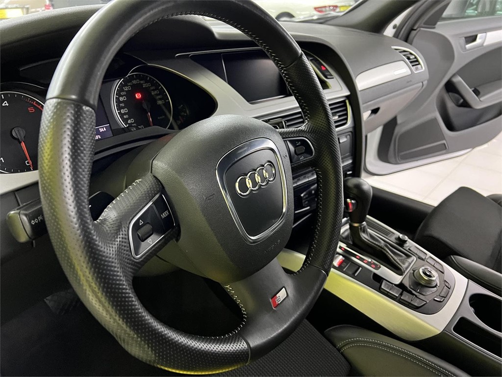 Foto 10 AUDI A4 