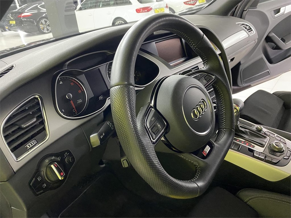 Foto 10 AUDI A4 