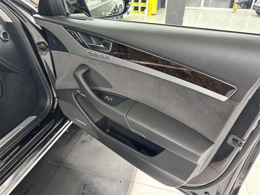 Foto 14 AUDI A8 