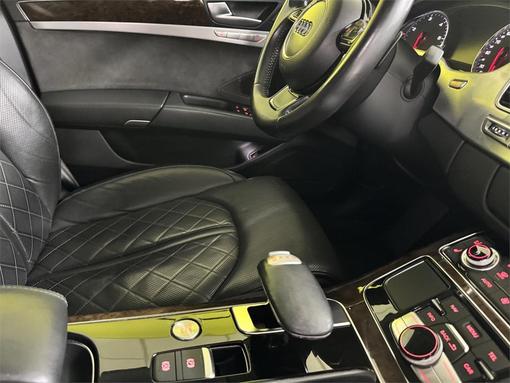 Foto 25 AUDI A8 