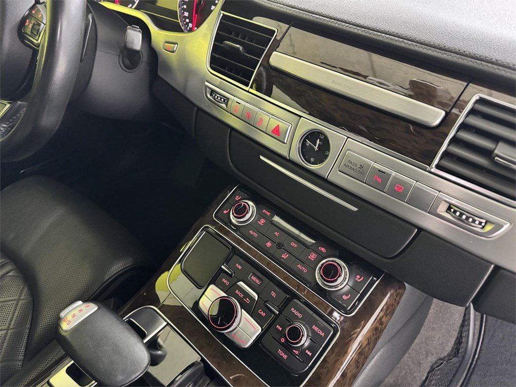 Foto 31 AUDI A8 
