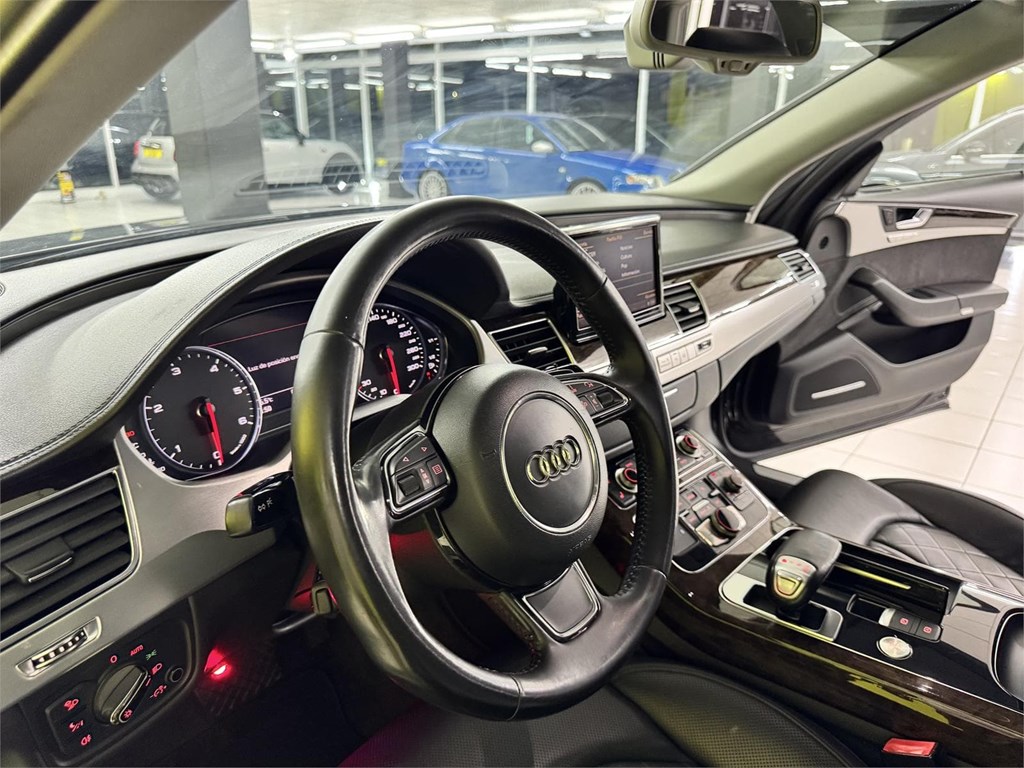 Foto 42 AUDI A8 