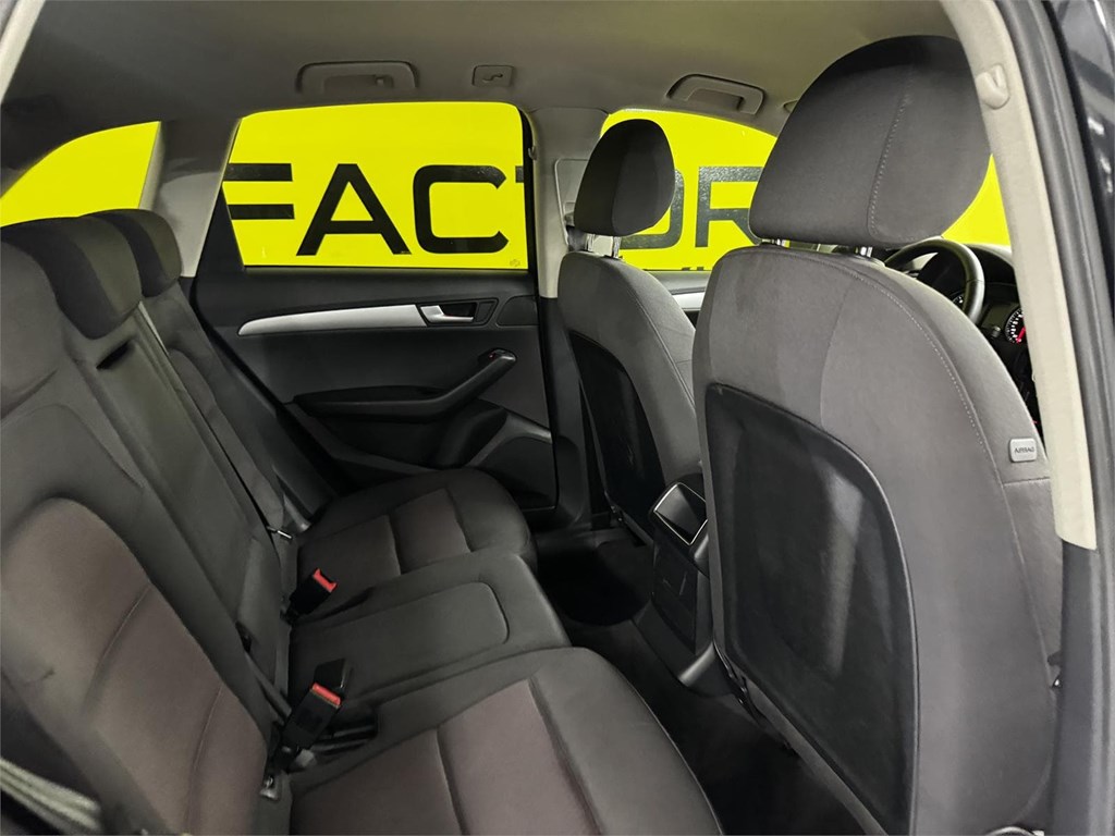 Foto 27 AUDI Q5 2.0 TDI 
