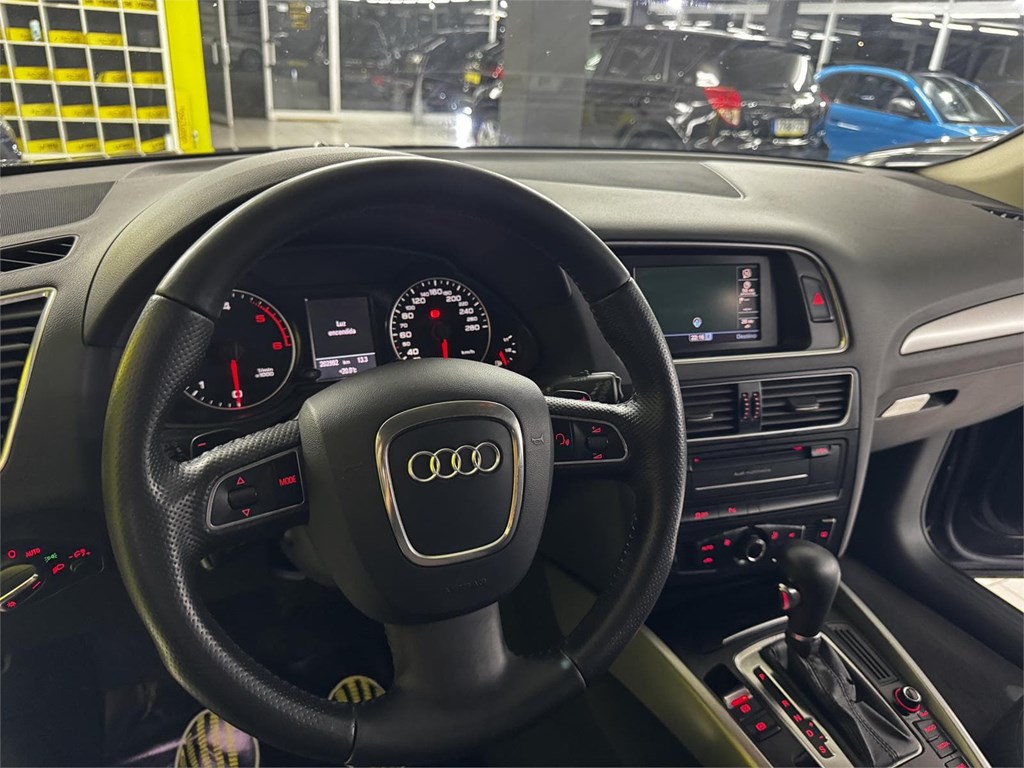 Foto 42 AUDI Q5 2.0 TDI 