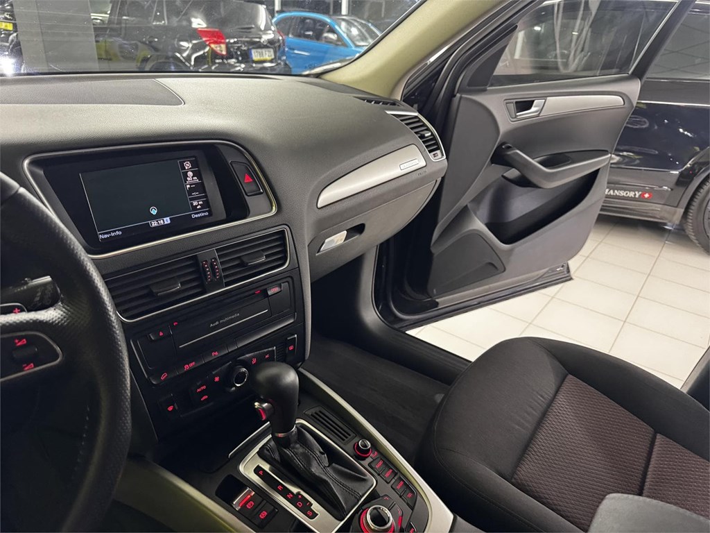 Foto 43 AUDI Q5 2.0 TDI 