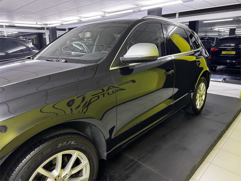 Foto 57 AUDI Q5 2.0 TDI 