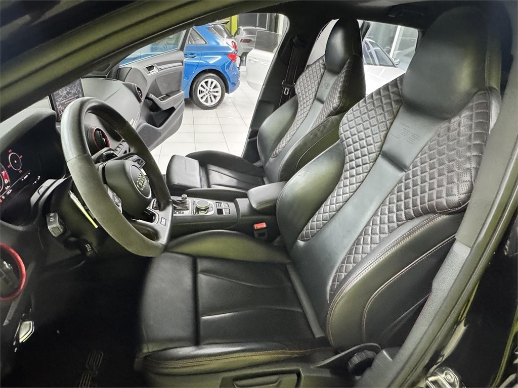Foto 21 AUDI RS3 