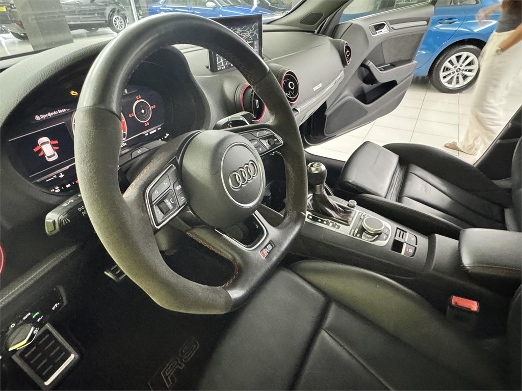 Foto 24 AUDI RS3 