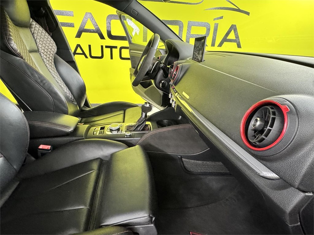 Foto 40 AUDI RS3 