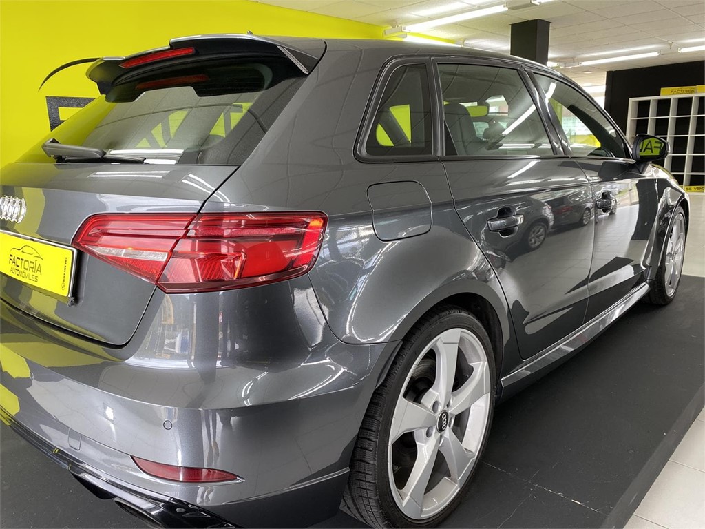 Foto 18 AUDI RS3