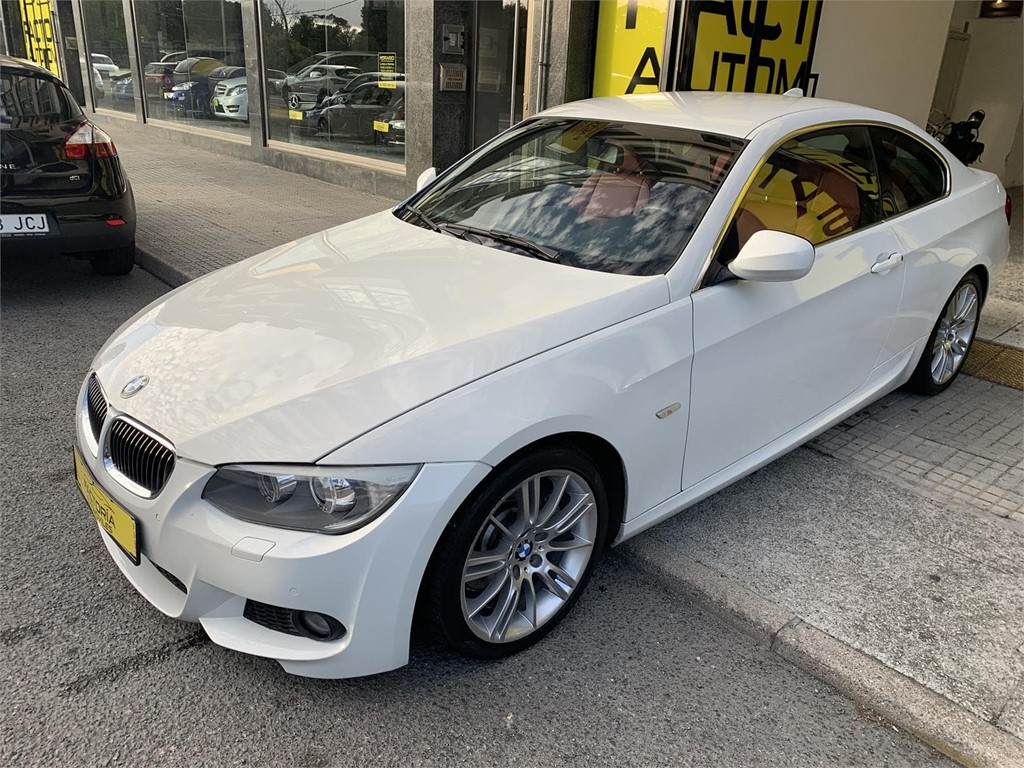 Un pan vistazo ~ lado Bmw - BMW 330 COUPE de segunda mano en A Coruña, Pontevedra y Costa de Lugo