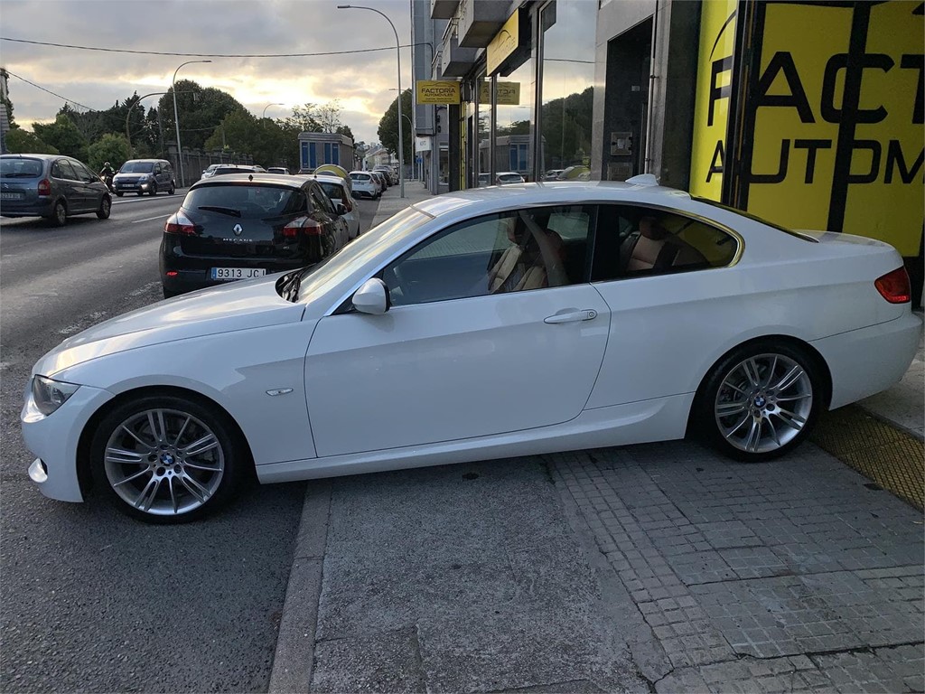 Foto 24 BMW 330 COUPE