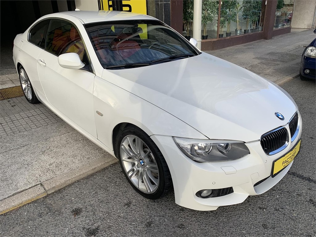 Foto 2 BMW 330 COUPE
