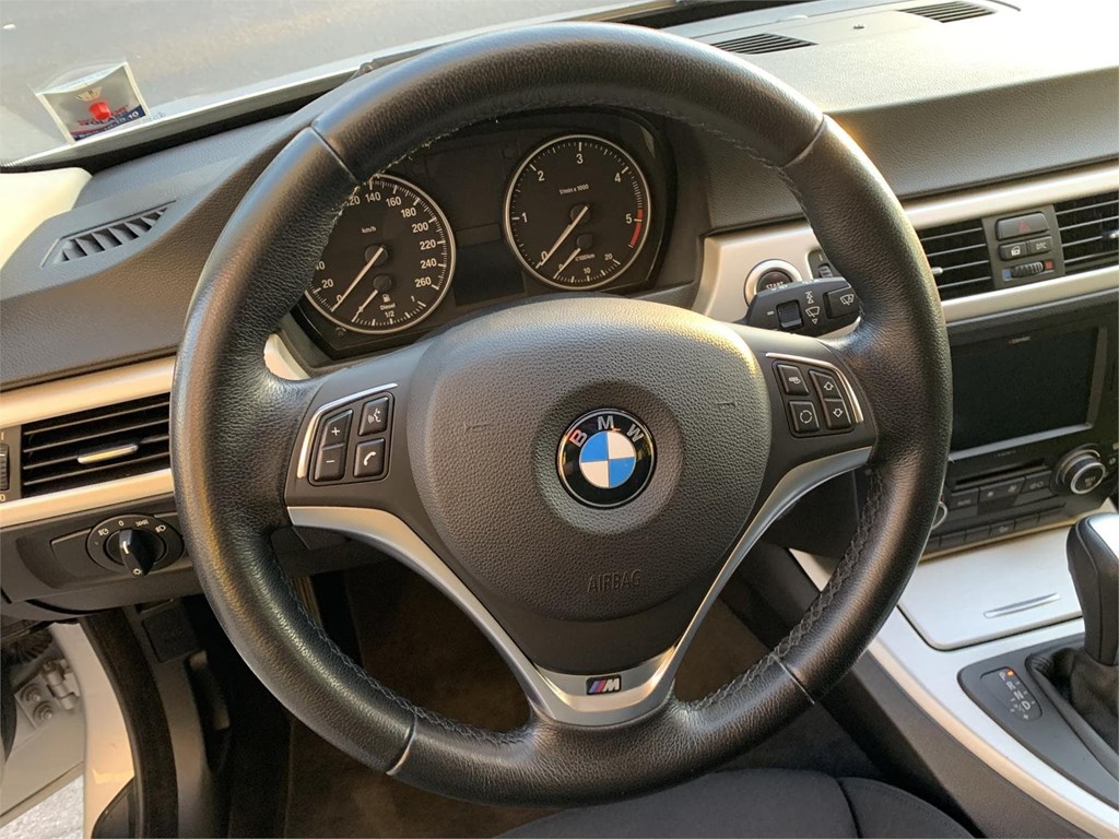Foto 18 BMW 330 XDRIVE