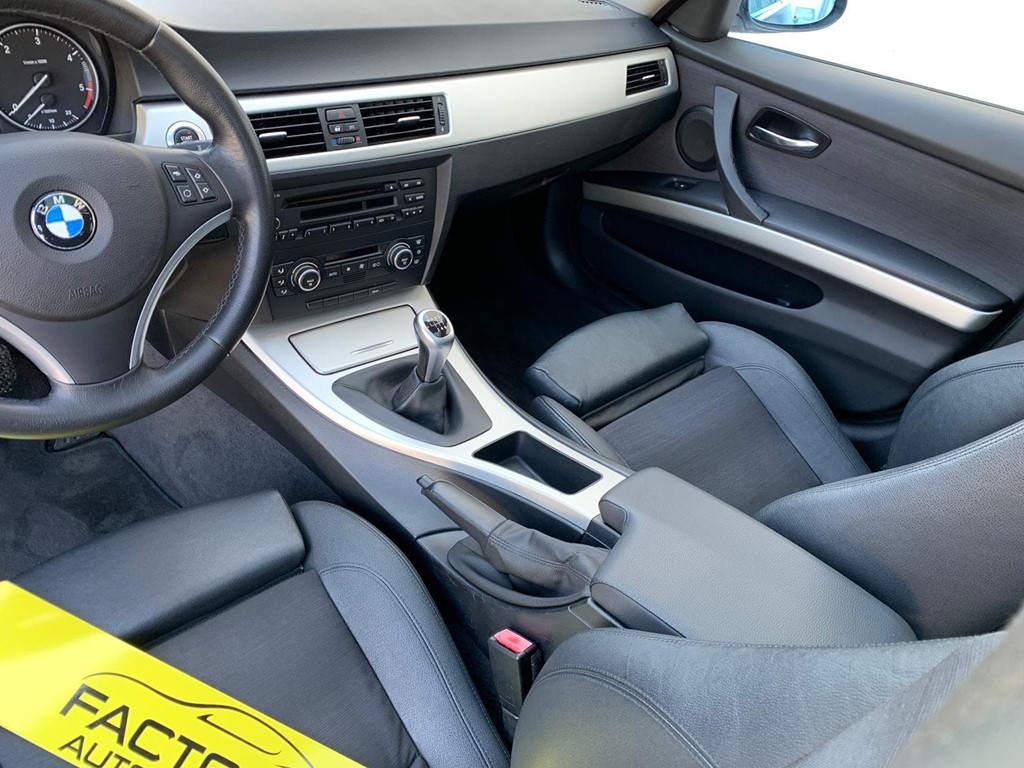 Foto 17 BMW Serie 3 320D Touring