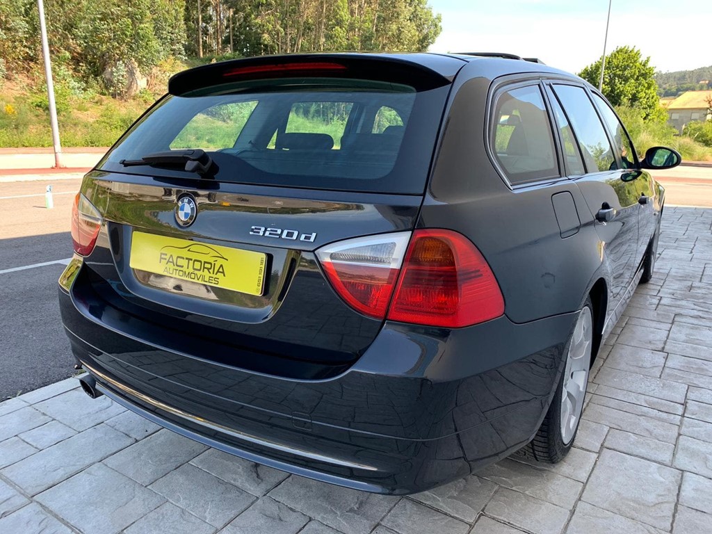Foto 20 BMW Serie 3 320D Touring