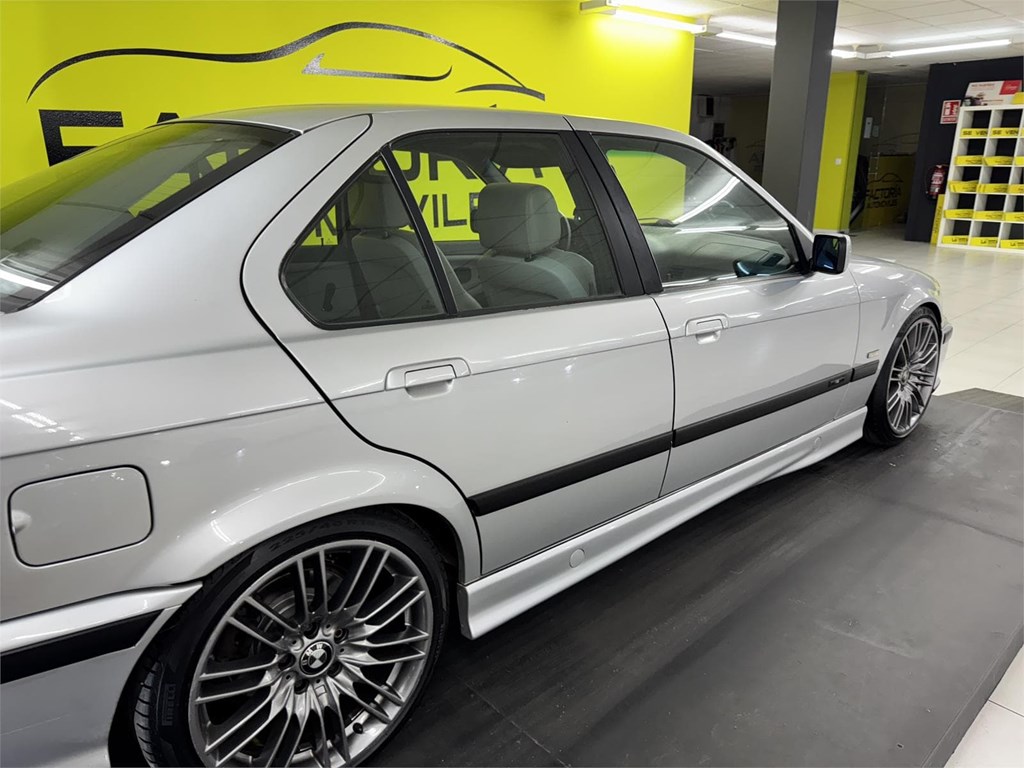 Foto 13 BMW SERIE 3