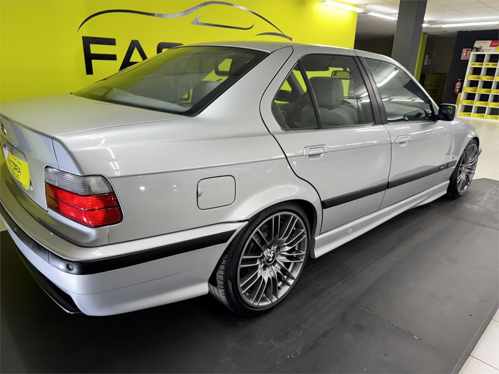 Foto 14 BMW SERIE 3