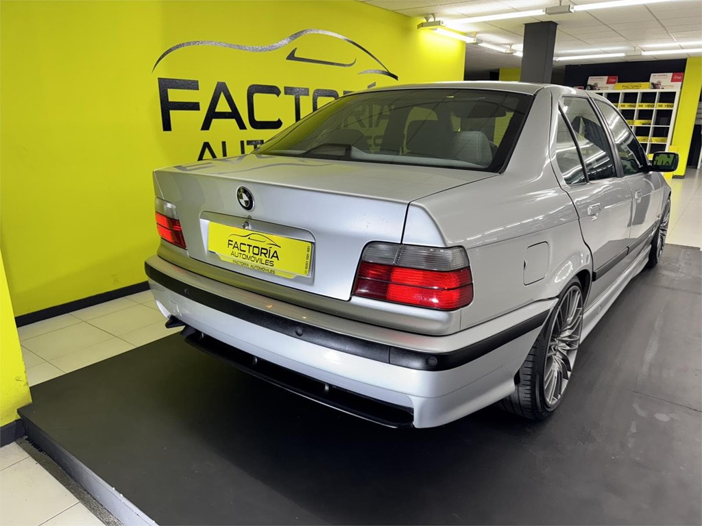 Foto 15 BMW SERIE 3