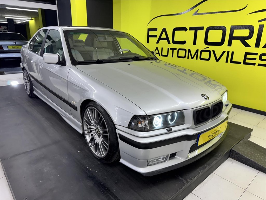 Foto 1 BMW SERIE 3