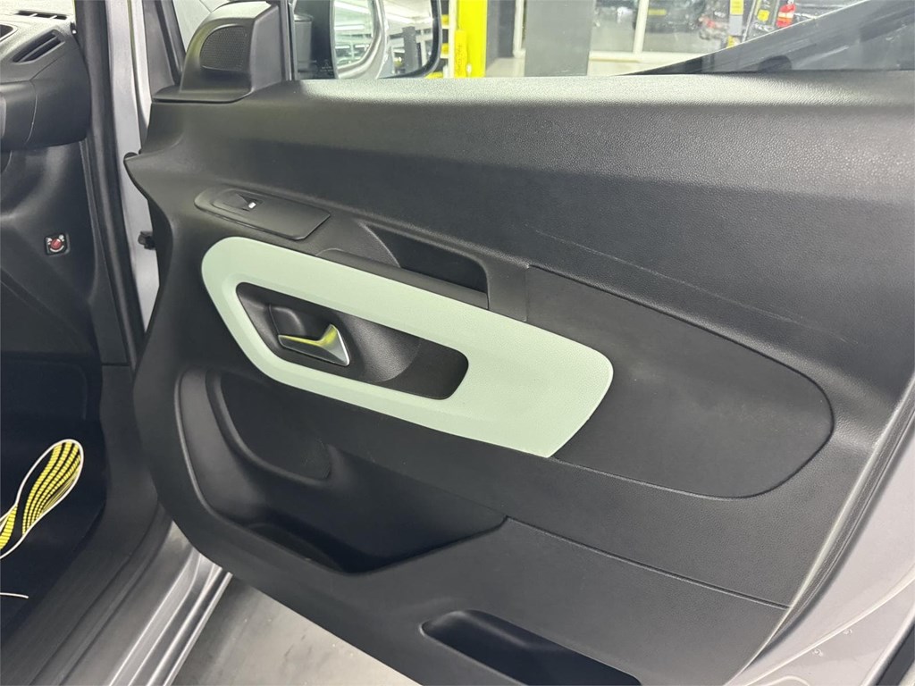 Foto 21 CITROEN BERLINGO XL 