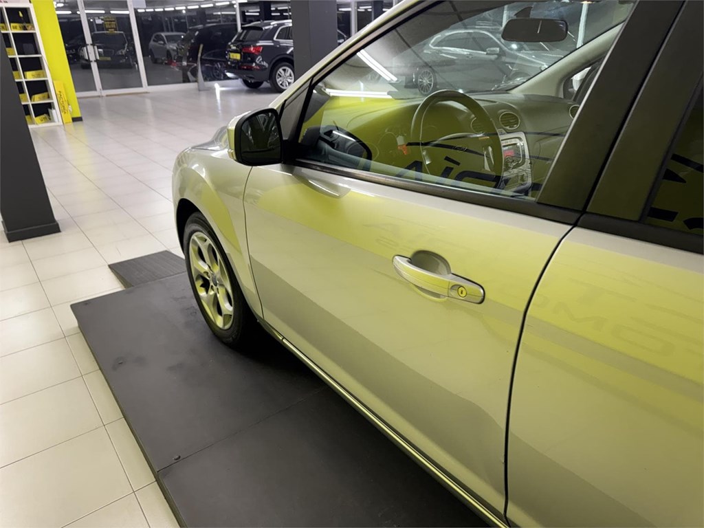 Foto 38 FORD FOCUS 