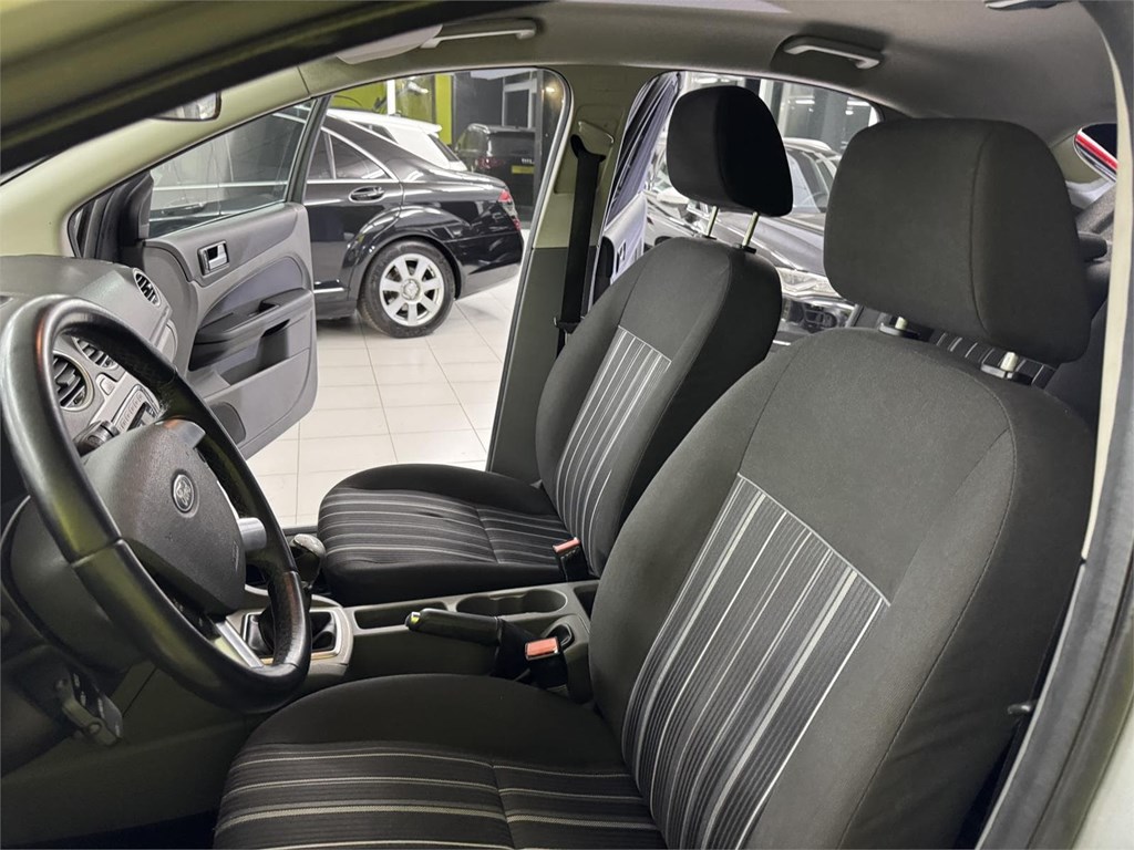 Foto 40 FORD FOCUS 