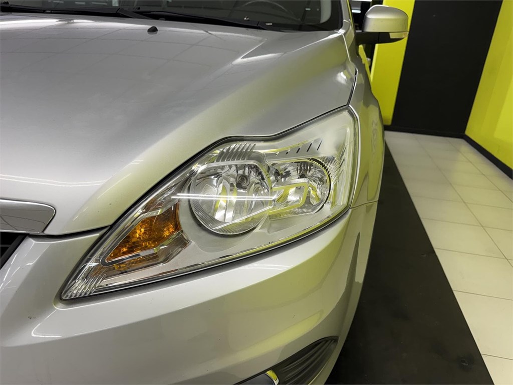 Foto 8 FORD FOCUS 