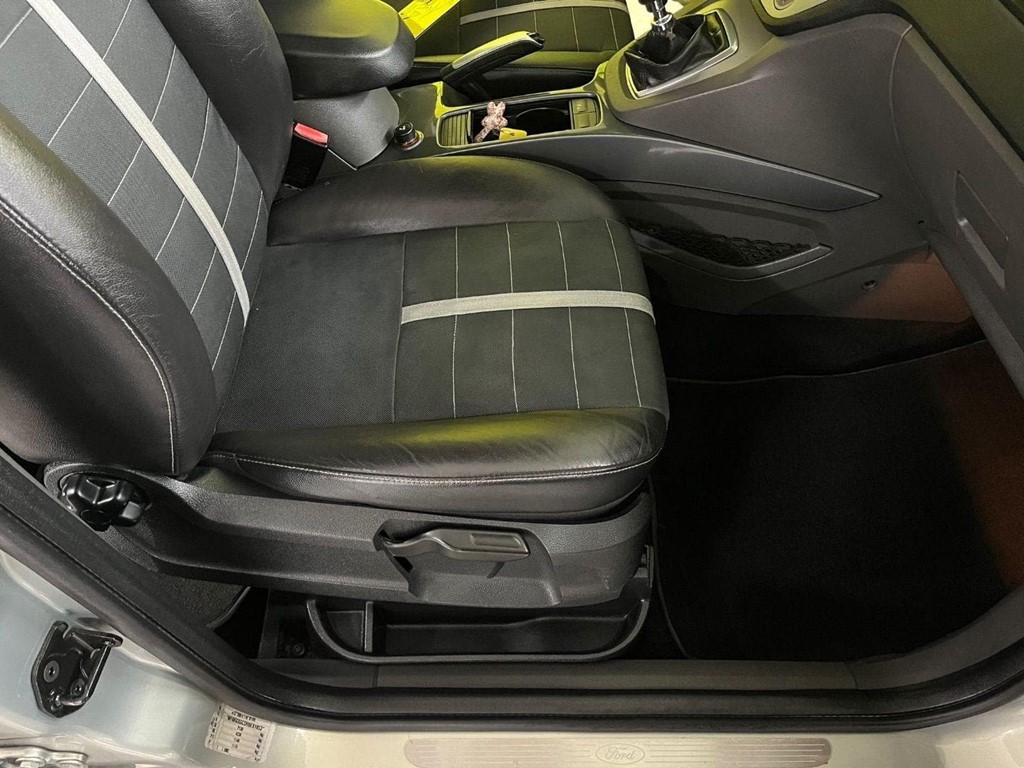 Foto 33 FORD KUGA 