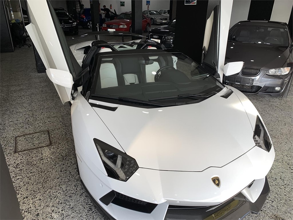 Foto 16 LAMBORGUINI AVENTADOR LP700