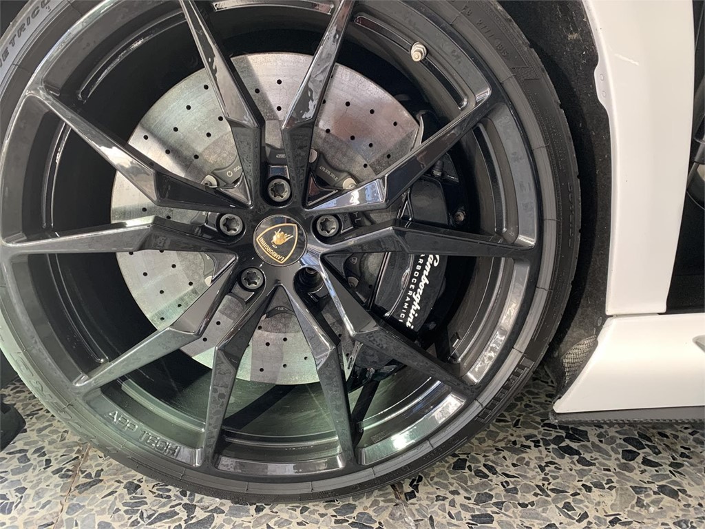 Foto 21 LAMBORGUINI AVENTADOR LP700