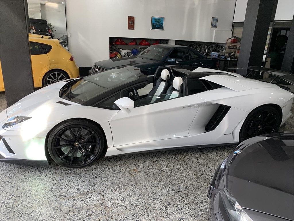 Foto 24 LAMBORGUINI AVENTADOR LP700