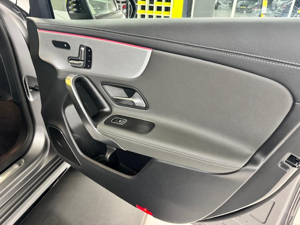 Foto 33 MERCEDES A45 S AMG 4MATIC+