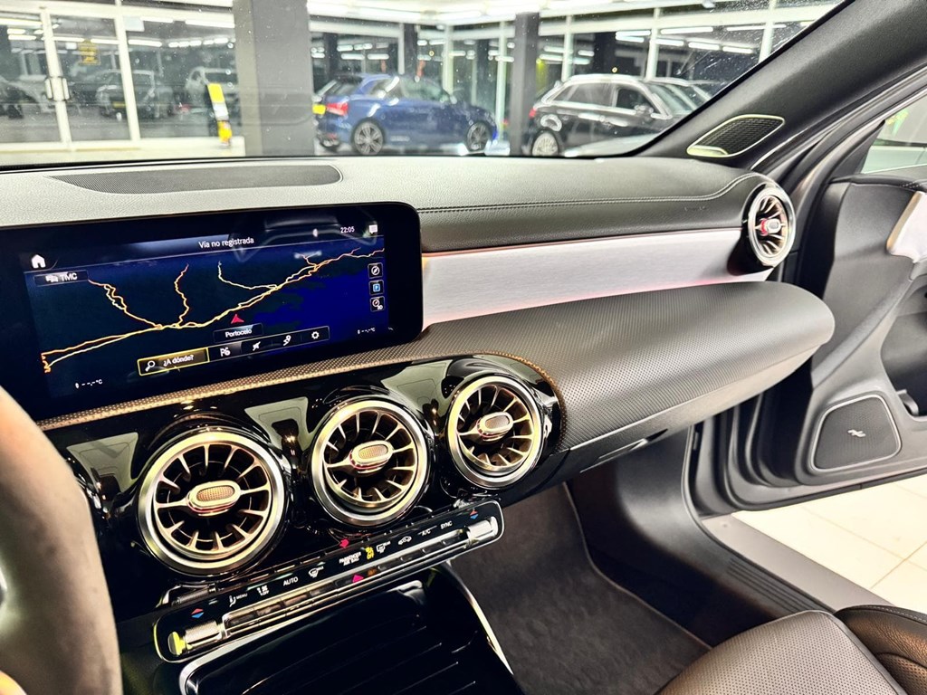 Foto 46 MERCEDES A45 S AMG 4MATIC+