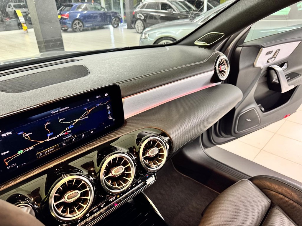 Foto 47 MERCEDES A45 S AMG 4MATIC+