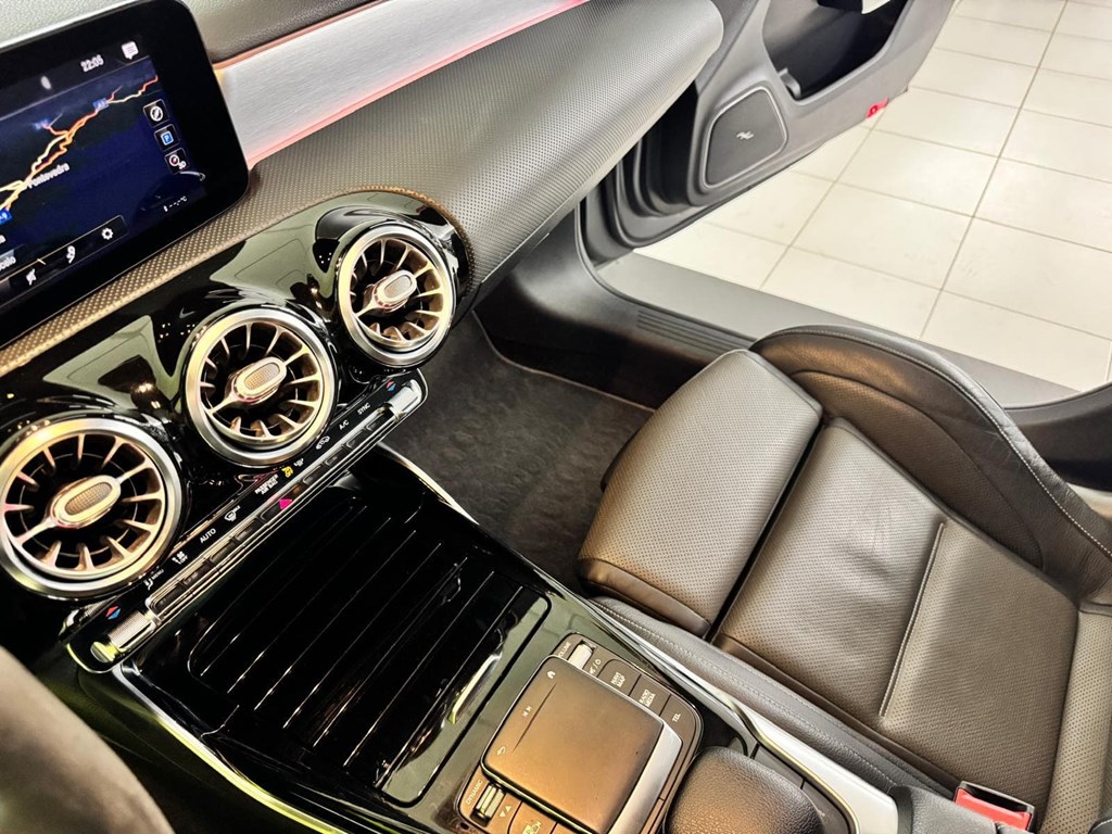 Foto 48 MERCEDES A45 S AMG 4MATIC+