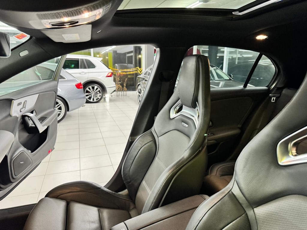 Foto 50 MERCEDES A45 S AMG 4MATIC+