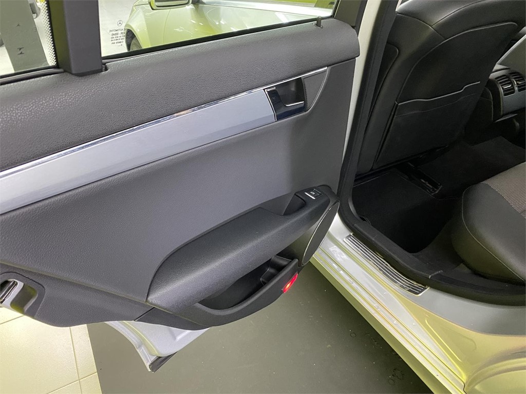 Foto 18 MERCEDES C 220