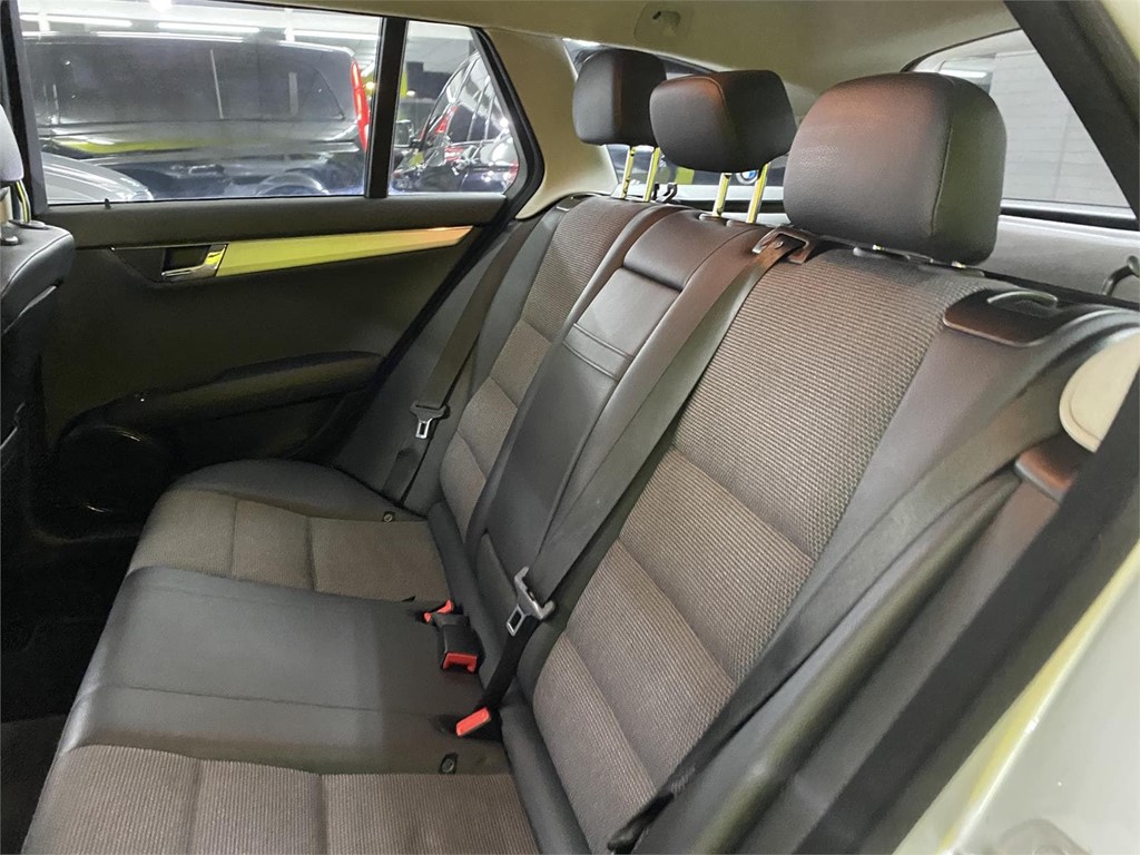 Foto 21 MERCEDES C 220