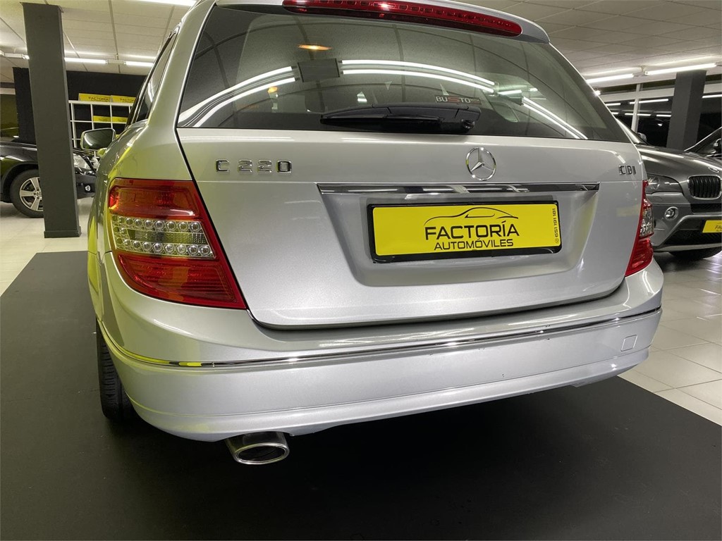 Foto 22 MERCEDES C 220