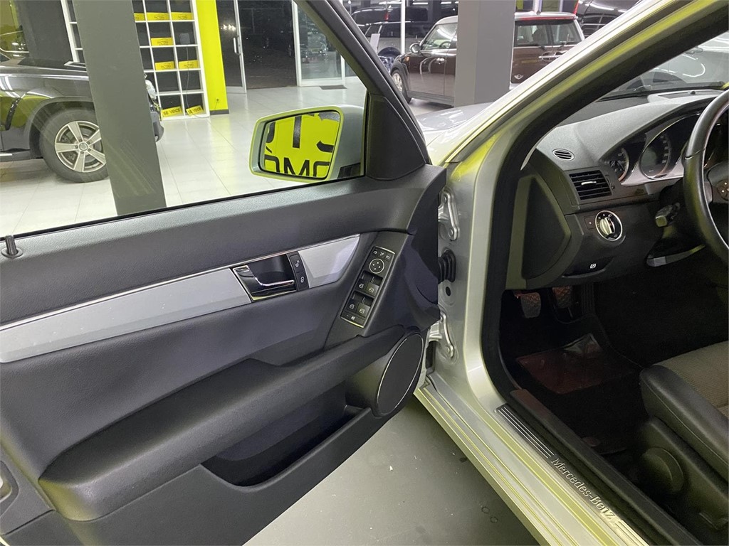 Foto 8 MERCEDES C 220