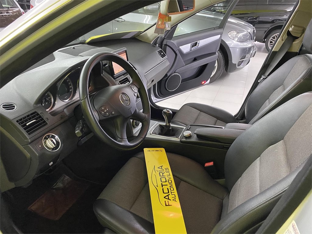 Foto 9 MERCEDES C 220